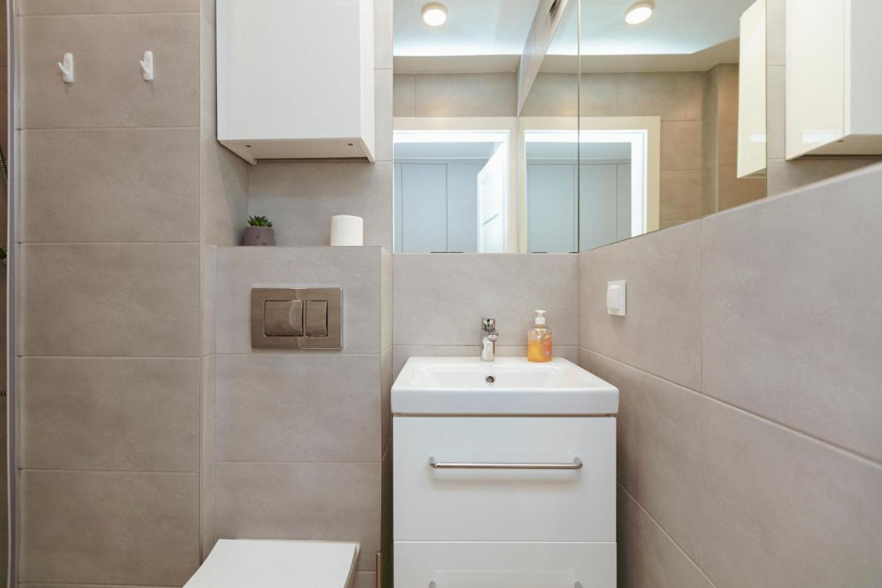 Bagno 7 - Piekny Widok Na Palac Kultury - Wifi - Smarttv 45Cali - Better Rental Варшава Екстериор снимка
